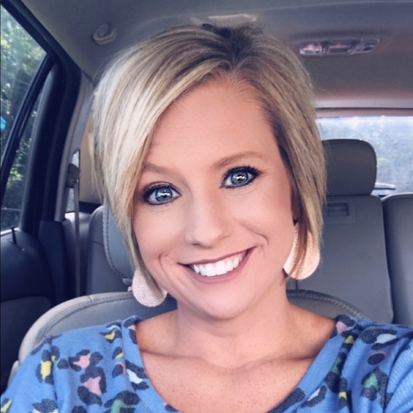 Meet your Posher, Haley - Picture 1 of 1